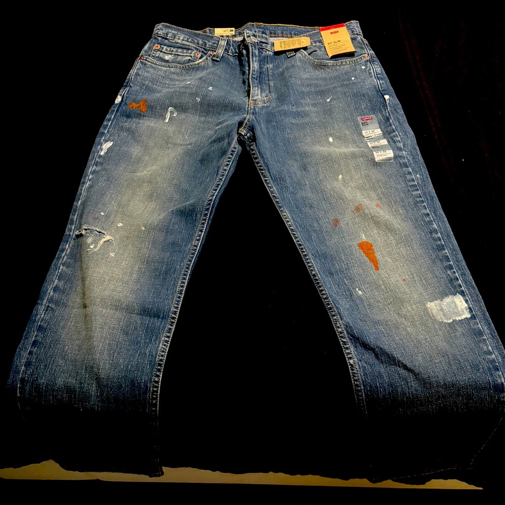 Men’s LEVIS 511 NWT Size 34 x 32